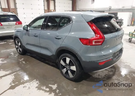 2020 Volvo Xc40 T5 Momentum z USA, uszkodzony, nr VIN YV4162UK0L2248717